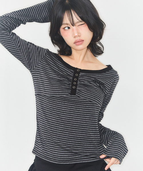 as you are(アズユーアー)の「ストライプスナップロングスリーブブラック(Tシャツ/カットソー・レディース・その他・OS)」の2枚目の写真