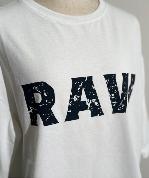 FLUMOR（フラマー）の「”RAW"ミニマルTee（Tシャツ/カットソー・レディース・ブラック/オフホワイト/キャメル/ピンク・38）」の5枚目の写真