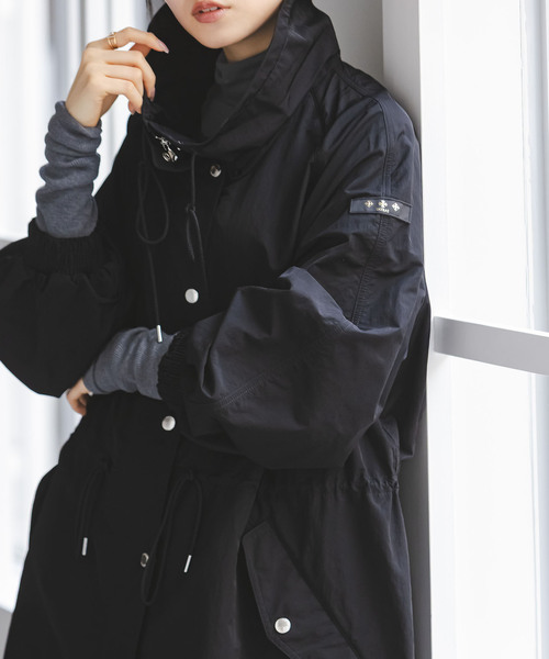 TATRAS（タトラス）の「《WEB・東武池袋店 限定展開》TATRAS/タトラス OLVONA(オルブォナ)（ナイロンジャケット・レディース・ブラック/ネイビー・SMALL）」の3枚目の写真