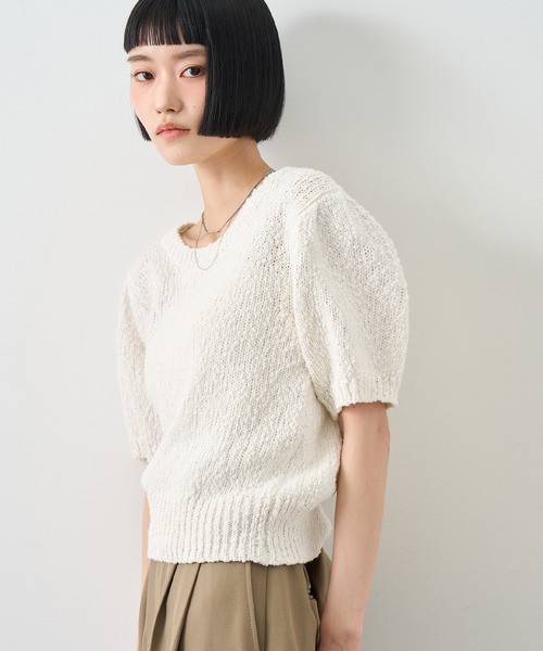 NOGLE(ノグル)の「【NOGLE/ノグル】スラブヤーンパフスリーブニットトップス(ニット/セーター・レディース・レッド/ホワイト/チャコールグレー・FREE)」の5枚目の写真