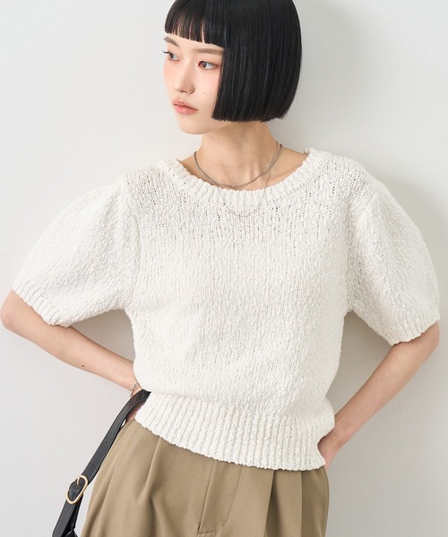 NOGLE(ノグル)の「【NOGLE/ノグル】スラブヤーンパフスリーブニットトップス(ニット/セーター・レディース・レッド/ホワイト/チャコールグレー・FREE)」の4枚目の写真