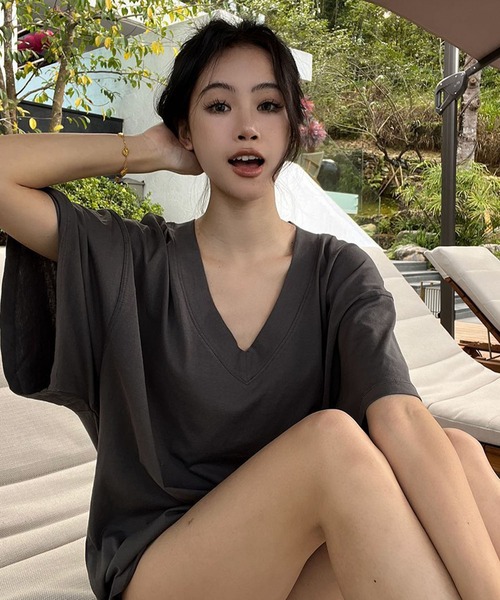 meJane(ミージェーン)の「Vネック オフショルライク ビッグTシャツ(Tシャツ/カットソー・レディース・ホワイト/チャコールグレー/ブラック・FREE)」の18枚目の写真