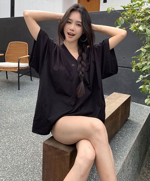 meJane(ミージェーン)の「Vネック オフショルライク ビッグTシャツ(Tシャツ/カットソー・レディース・ホワイト/チャコールグレー/ブラック・FREE)」の13枚目の写真