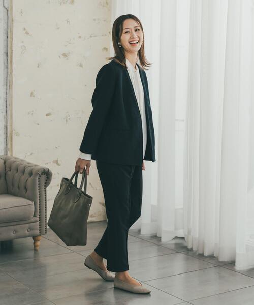 URBAN RESEARCH DOORS（アーバンリサーチドアーズ）の「ストレッチテーパードイージーパンツ｜春服/キレイめ/ウエストゴム/オフィスカジュアル/通勤（その他パンツ・レディース・ライトベージュ/ネイビー・SMALL/X-SMALL/MEDIUM）」の4枚目の写真