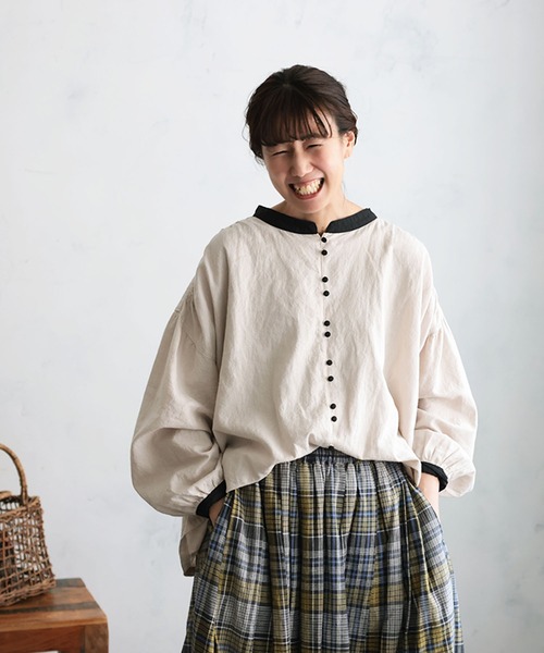 soulberry(ソウルベリー)の「ふた色ブラウス(シャツ/ブラウス・レディース・グレイッシュベージュ・M/L/LL/3L/4L/5L)」の13枚目の写真