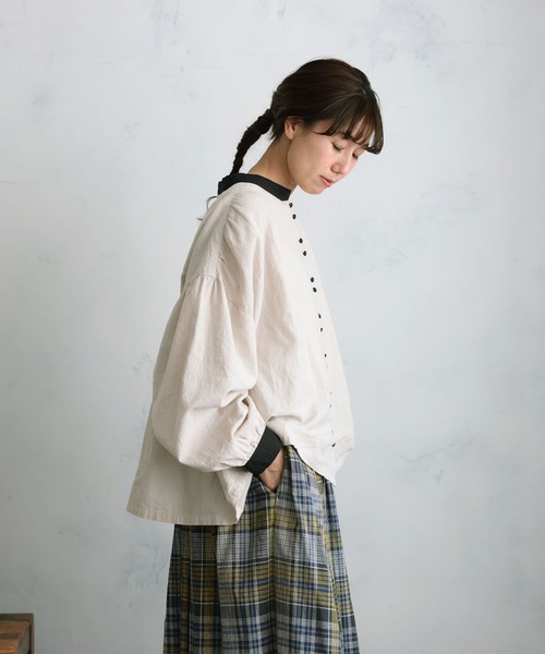 soulberry(ソウルベリー)の「ふた色ブラウス(シャツ/ブラウス・レディース・グレイッシュベージュ・M/L/LL/3L/4L/5L)」の3枚目の写真