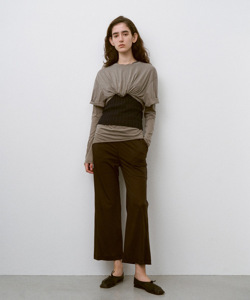 UNFIL（アンフィル）の「UNFIL アンフィル / twisted cotton sheer jersey cropped Tee ツイストコットンシアージャージークロップドTシャツ / WXSP-UW122（Tシャツ/カットソー・レディース・アッシュグレー/ダークブラウン・1）」の3枚目の写真