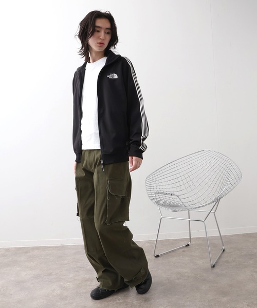 THE NORTH FACE（ザノースフェイス）の「【THE NORTH FACE/ザノースフェイス】TNF TRACK JACKET / サイドライン トラックジャケット（ジャージ・メンズ・オフホワイト/ブラック/グリーン・M/L/XL）」の22枚目の写真