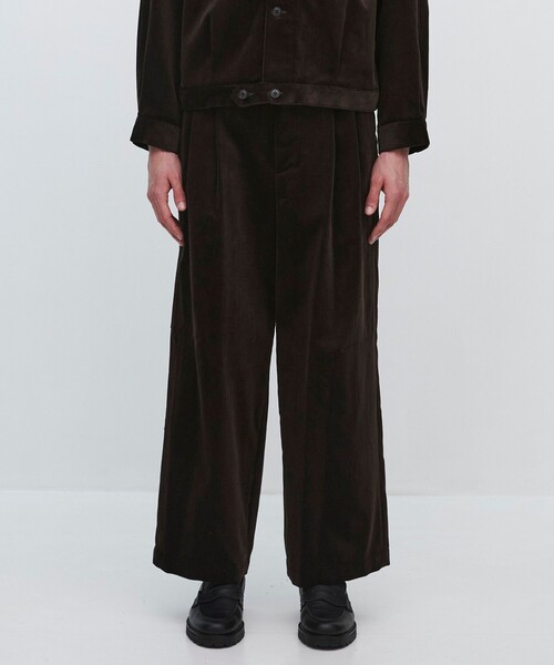 UNITED TOKYO（ユナイテッドトウキョウ）の「【数量限定】BRISBANE MOSS コーデュロイ バギースラックス（その他パンツ・メンズ・ダークブラウン/ブラック・2/1）」の10枚目の写真