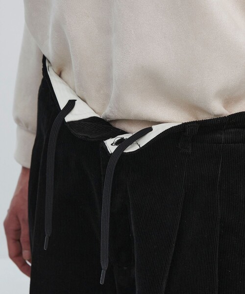 UNITED TOKYO（ユナイテッドトウキョウ）の「【数量限定】BRISBANE MOSS コーデュロイ バギースラックス（その他パンツ・メンズ・ダークブラウン/ブラック・2/1）」の14枚目の写真