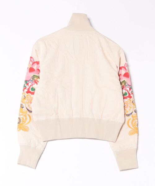 Desigual(デシグアル)の「スリーブフラワー刺繍パッチ ダブルチェストポケットボンバージャケット(テーラードジャケット・レディース・ホワイト・XS/S/M/L/XL)」の4枚目の写真