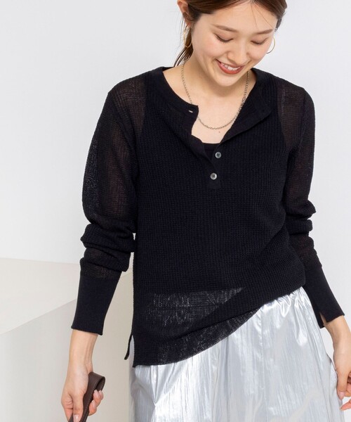 NOLLEY’S(ノーリーズ)の「《手洗い可能》ギマポリコットンワッフルヘンリーネックプルオーバー(ニット/セーター・レディース・グレイッシュベージュ/ブラック/ホワイト・FREE)」の22枚目の写真