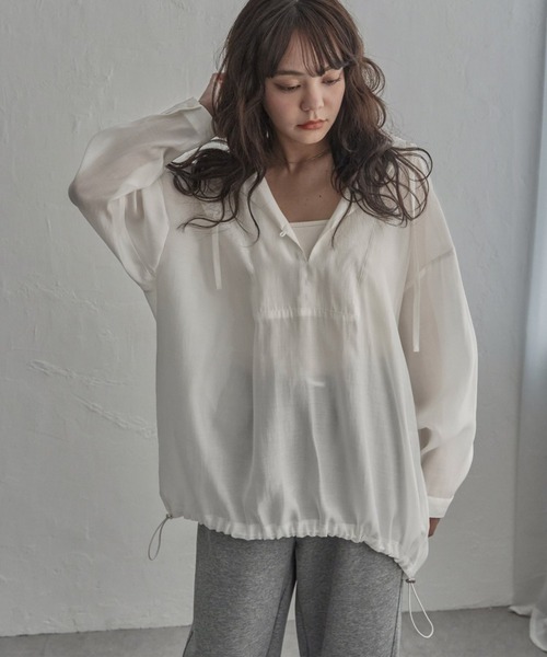 notch.(ノッチ)の「シアーアノラックシャツ(シャツ/ブラウス・レディース・ホワイト/ベージュ/ネイビー・M)」の2枚目の写真