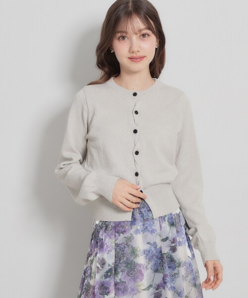 couture brooch(クチュールブローチ)の「クロスボタンカーディガン(カーディガン/ボレロ・レディース・ライトイエロー系/ライトグレー/パープル・38)」の4枚目の写真