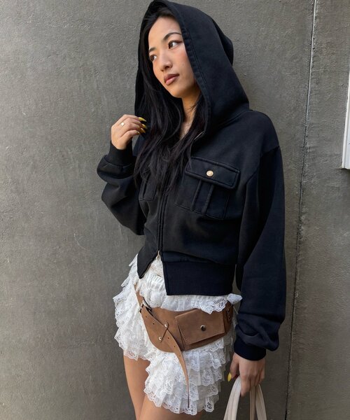 WHO'S WHO gallery（フーズフーギャラリー）の「フラップショートジップフーディ（パーカー・レディース・チャコールグレー/アイボリー/カーキ・FREE）」の9枚目の写真