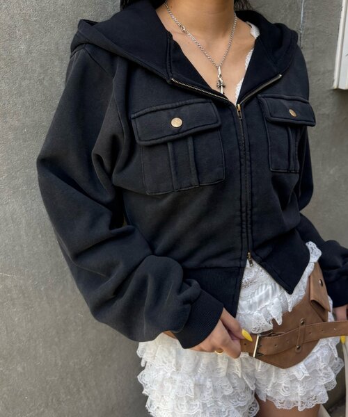 WHO'S WHO gallery（フーズフーギャラリー）の「フラップショートジップフーディ（パーカー・レディース・チャコールグレー/アイボリー/カーキ・FREE）」の10枚目の写真