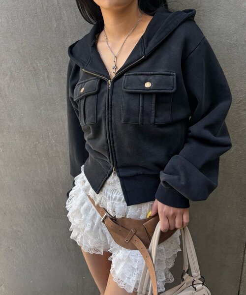 WHO'S WHO gallery（フーズフーギャラリー）の「フラップショートジップフーディ（パーカー・レディース・チャコールグレー/アイボリー/カーキ・FREE）」の12枚目の写真