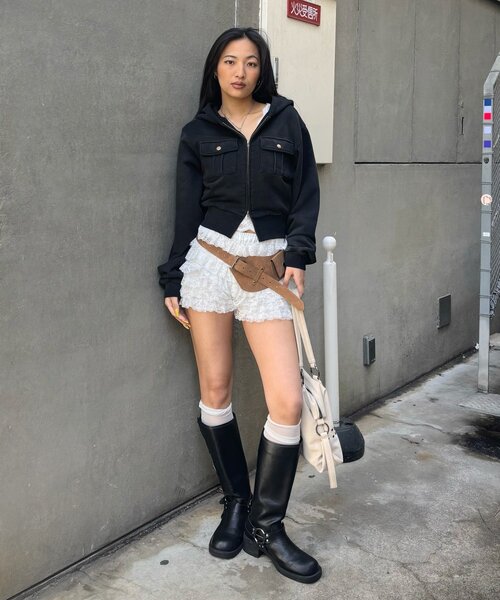 WHO'S WHO gallery（フーズフーギャラリー）の「フラップショートジップフーディ（パーカー・レディース・チャコールグレー/アイボリー/カーキ・FREE）」の15枚目の写真