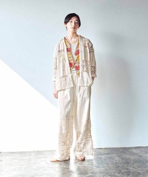 MEDE19F(メデジュウキュウ)の「MEDE19F 〈MADE IN INDIA COLLECTION〉刺繍遣いのパッチワークレースシャツ〈アイボリー〉(シャツ/ブラウス・レディース・アイボリー・1/2)」の2枚目の写真