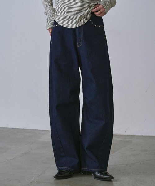 goocy（グーシー）の「スタッズ付きカーブパンツ（デニムパンツ・レディース・ブラック/ブルー系その他/インディゴブルー・FREE）」の2枚目の写真