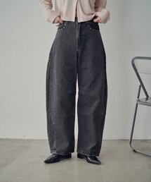 スタッズ付きカーブパンツ