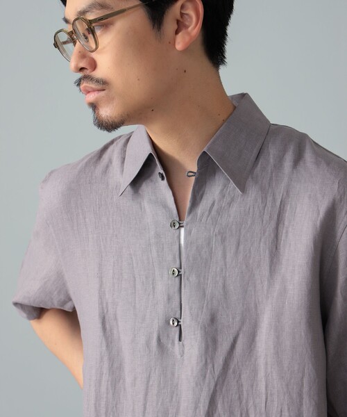 BEAMS F（ビームスエフ）の「【別注】Paul Stuart / リネン ショートスリーブ プルオーバーシャツ（シャツ/ブラウス・メンズ・グレー/ネイビー・50/46）」の2枚目の写真