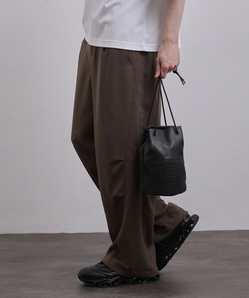 tk.TAKEO KIKUCHI(ティーケータケオキクチ)の「【2WAY】巾着ショルダーバッグ(ショルダーバッグ・メンズ・ブラック/ブラック系4/ブラック系/ホワイト系7・00)」の20枚目の写真