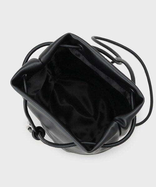 tk.TAKEO KIKUCHI(ティーケータケオキクチ)の「【2WAY】巾着ショルダーバッグ(ショルダーバッグ・メンズ・ブラック/ブラック系4/ブラック系/ホワイト系7・00)」の12枚目の写真