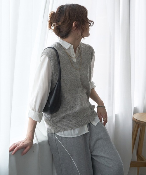 LBC（エルビーシー）の「ミニブークレ2WAYジレ（ニット/セーター・レディース・ブルー/その他1/チャコール/ベージュ・M）」の10枚目の写真