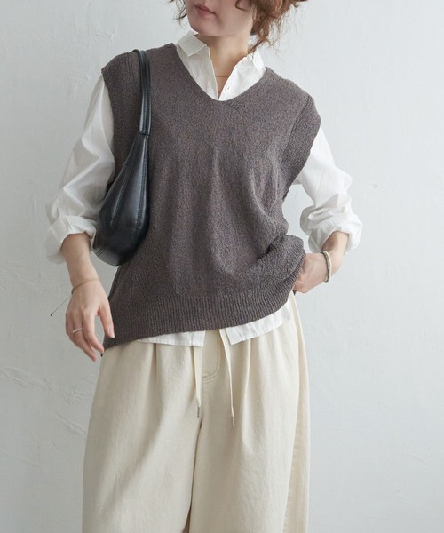 LBC（エルビーシー）の「ミニブークレ2WAYジレ（ニット/セーター・レディース・ブルー/その他1/チャコール/ベージュ・M）」の7枚目の写真