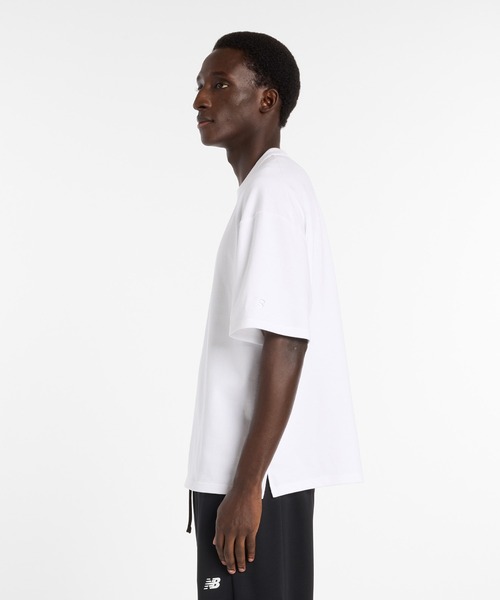 NEW BALANCE（ニューバランス）の「NB GREY プレミアムTシャツ（Tシャツ/カットソー・メンズ・ホワイト/ブラック/ダークブラック・X-LARGE/LARGE/MEDIUM/SMALL/XX-LARGE）」の19枚目の写真