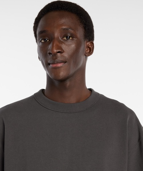 NEW BALANCE（ニューバランス）の「NB GREY プレミアムTシャツ（Tシャツ/カットソー・メンズ・ホワイト/ブラック/ダークブラック・X-LARGE/LARGE/MEDIUM/SMALL/XX-LARGE）」の7枚目の写真