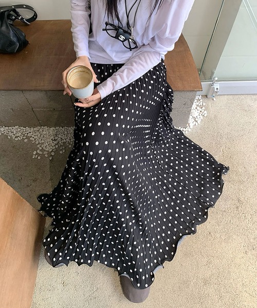 Doula Doula（ドゥーラドゥーラ）の「プリントプリーツロングスカート（スカート・レディース・ベージュ/ブラック・FREE）」の2枚目の写真