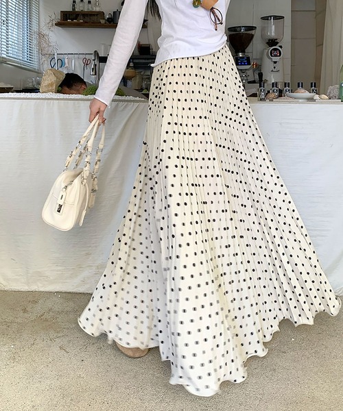 Doula Doula（ドゥーラドゥーラ）の「プリントプリーツロングスカート（スカート・レディース・ベージュ/ブラック・FREE）」の19枚目の写真
