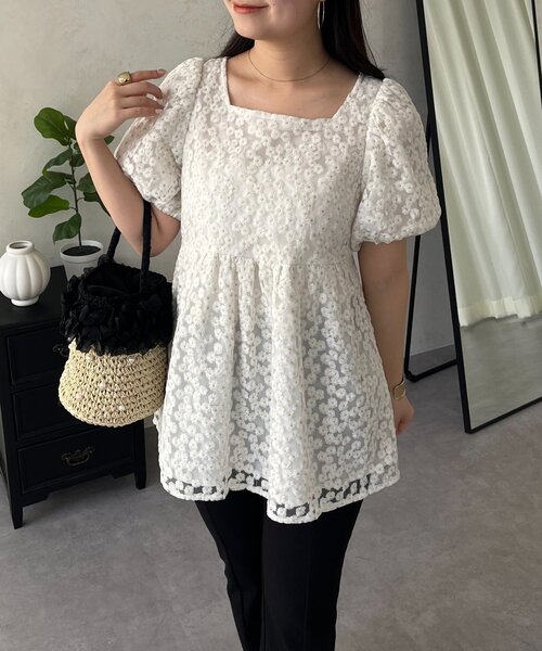 prose verse（プロズヴェール）の「フラワーチュールレースペプラムブラウス（シャツ/ブラウス・レディース・オフホワイト/ブラック・LARGE/MEDIUM）」の7枚目の写真