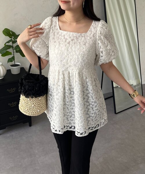 prose verse（プロズヴェール）の「フラワーチュールレースペプラムブラウス（シャツ/ブラウス・レディース・オフホワイト/ブラック・LARGE/MEDIUM）」の8枚目の写真