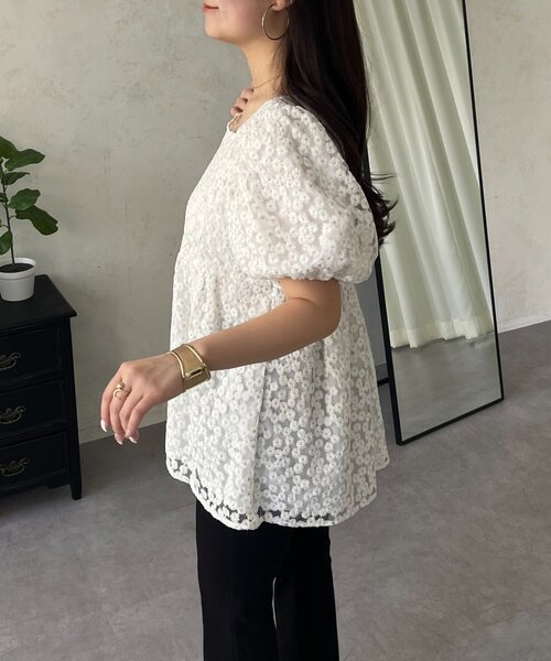 prose verse（プロズヴェール）の「フラワーチュールレースペプラムブラウス（シャツ/ブラウス・レディース・オフホワイト/ブラック・LARGE/MEDIUM）」の9枚目の写真