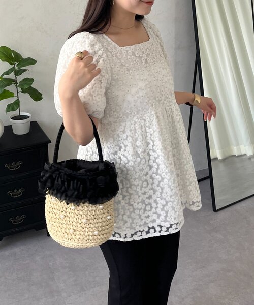 prose verse（プロズヴェール）の「フラワーチュールレースペプラムブラウス（シャツ/ブラウス・レディース・オフホワイト/ブラック・LARGE/MEDIUM）」の11枚目の写真