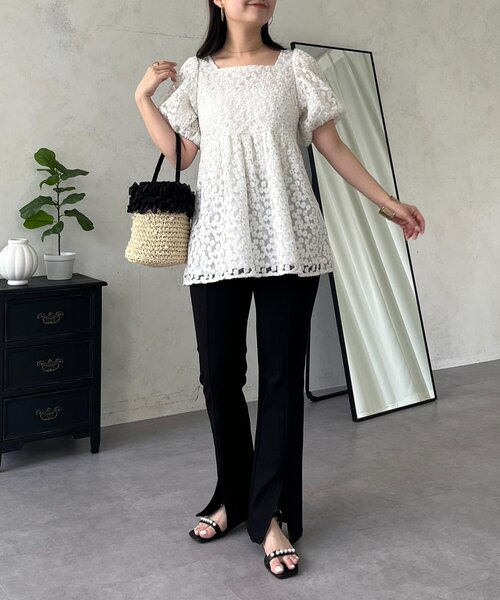 prose verse（プロズヴェール）の「フラワーチュールレースペプラムブラウス（シャツ/ブラウス・レディース・オフホワイト/ブラック・LARGE/MEDIUM）」の17枚目の写真