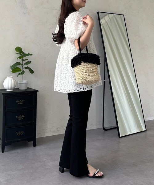 prose verse（プロズヴェール）の「フラワーチュールレースペプラムブラウス（シャツ/ブラウス・レディース・オフホワイト/ブラック・LARGE/MEDIUM）」の21枚目の写真