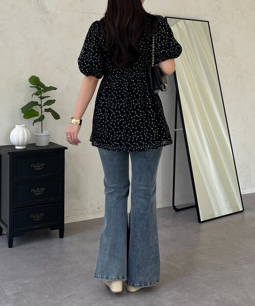 prose verse（プロズヴェール）の「フラワーチュールレースペプラムブラウス（シャツ/ブラウス・レディース・オフホワイト/ブラック・LARGE/MEDIUM）」の3枚目の写真