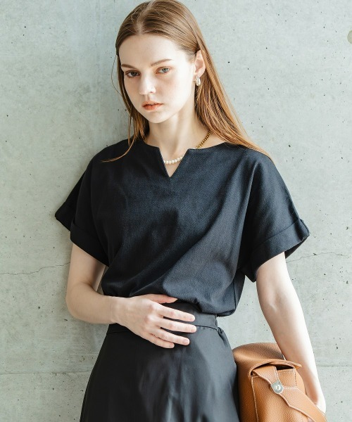 Maison INNESS(メゾンアイネス)の「綿100%バスクキーネックフレンチスリーブプルオーバー(Tシャツ/カットソー・レディース・モカ/チャコールグレー/ブラック・M/S/5L/4L/3L/LL/L)」の18枚目の写真