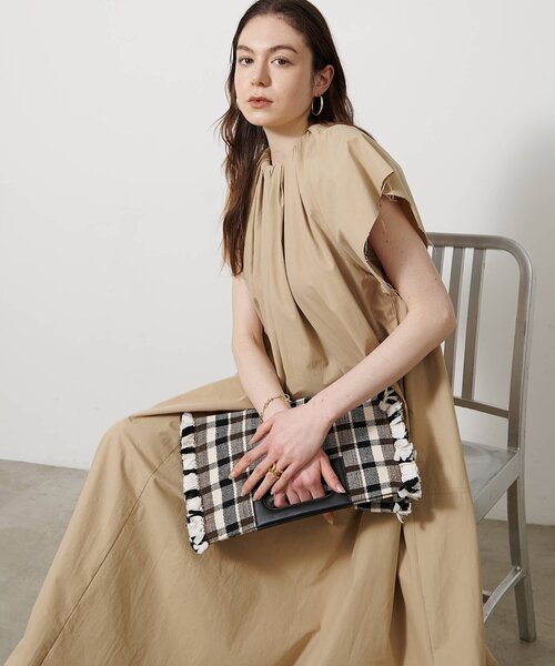 Whim Gazette(ウィムガゼット)の「ギャザータイプライターワンピース(ワンピース・レディース・ブラック/ベージュ・FREE)」の22枚目の写真