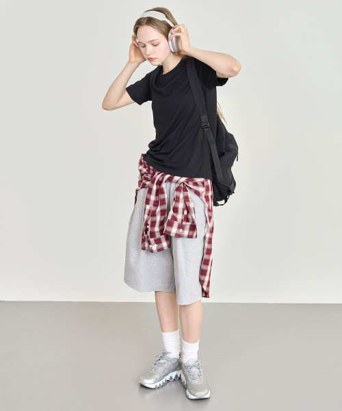 BASIC HOUSE(ベーシックハウス)の「UNI バミューダ ワイド ワンタック 特別綿 6部 ショートパンツ メランジグレー(その他パンツ・メンズ・ミックスグレー・30inch/34inch/36inch/28inch/32inch)」の3枚目の写真