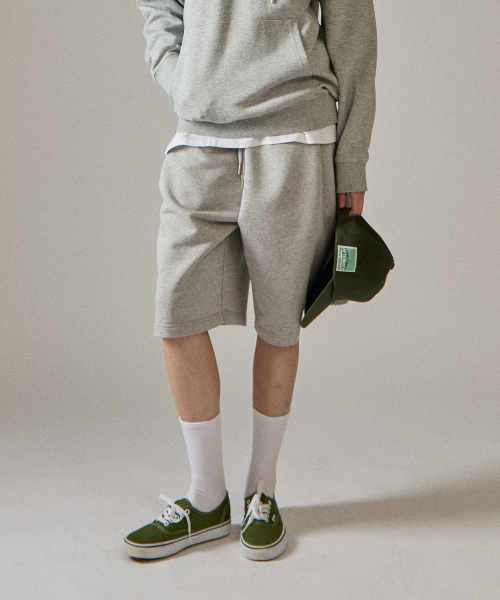 BASIC HOUSE(ベーシックハウス)の「UNI バミューダ ワイド ワンタック 特別綿 6部 ショートパンツ メランジグレー(その他パンツ・メンズ・ミックスグレー・30inch/34inch/36inch/28inch/32inch)」の6枚目の写真
