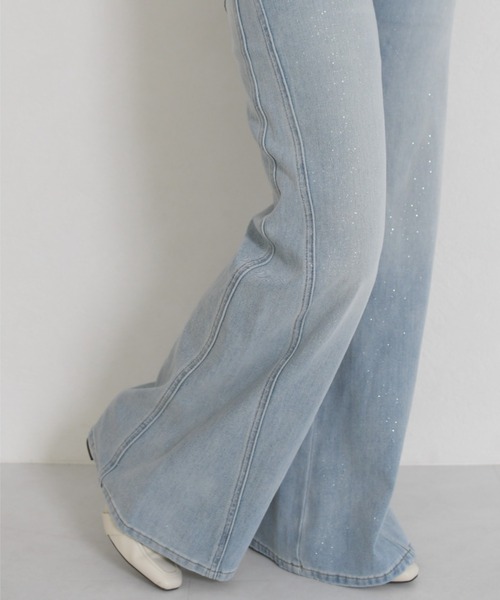 MISCH MASCH(ミッシュマッシュ)の「WEB限定 2026春夏新作 きらめきラメ入り美脚デニムパンツ(デニムパンツ・レディース・ブルー・M/S)」の9枚目の写真