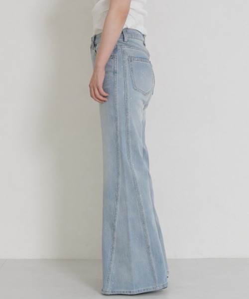 MISCH MASCH(ミッシュマッシュ)の「WEB限定 2026春夏新作 きらめきラメ入り美脚デニムパンツ(デニムパンツ・レディース・ブルー・M/S)」の17枚目の写真