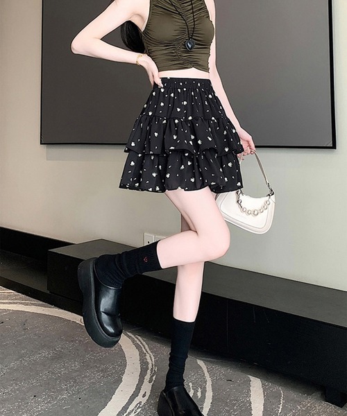 leune(ルネ)の「フラワーティアードスカート(スカート・レディース・ブラック/オフホワイト・FREE)」の15枚目の写真