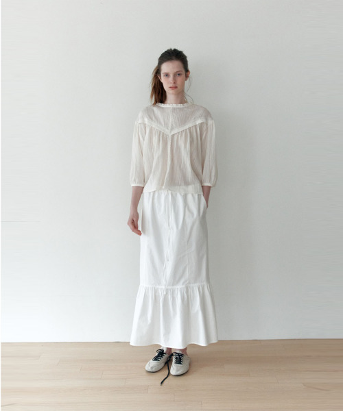 THE LILLE(ザ リル)の「Trim White Long Skirt(スカート・レディース・その他・FREE)」の1枚目の写真