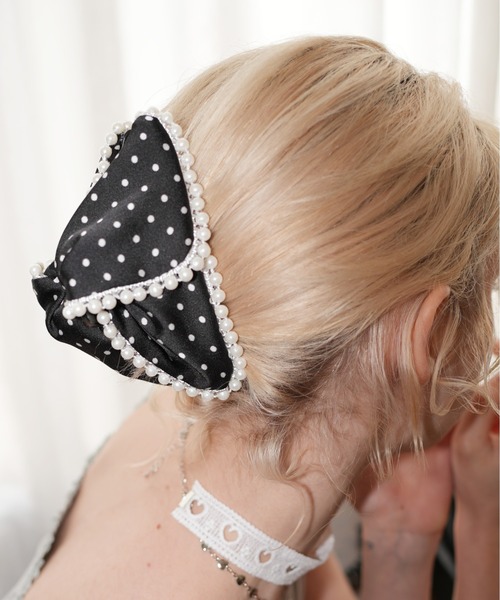 IMARI(イマリ)の「【 IMARI / イマリ 】 ドット 三角 ヘアクリップ(バレッタ/ヘアクリップ・レディース・ブラック/ホワイト・FREE)」の2枚目の写真